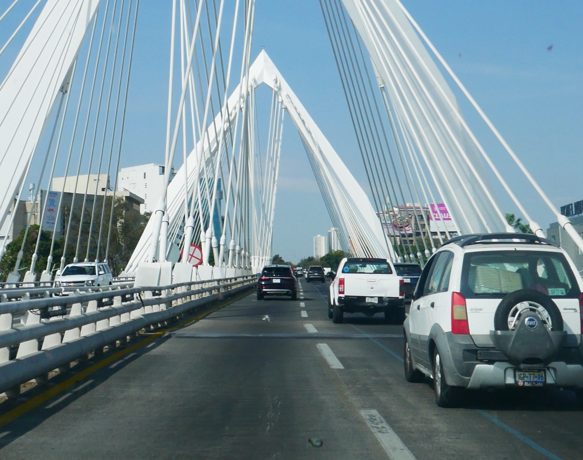 Anteproyecto de la autopista de cuota de la avenida Lázaro Cárdenas en Guadalajara (México)
