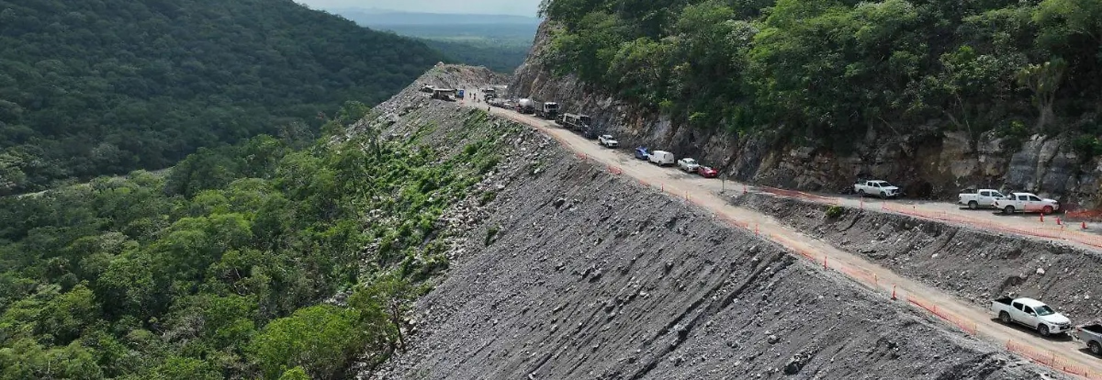 Trabajos de revisión y ajuste del proyecto de construcción de la carretera CD.MANTE – CD.TULA