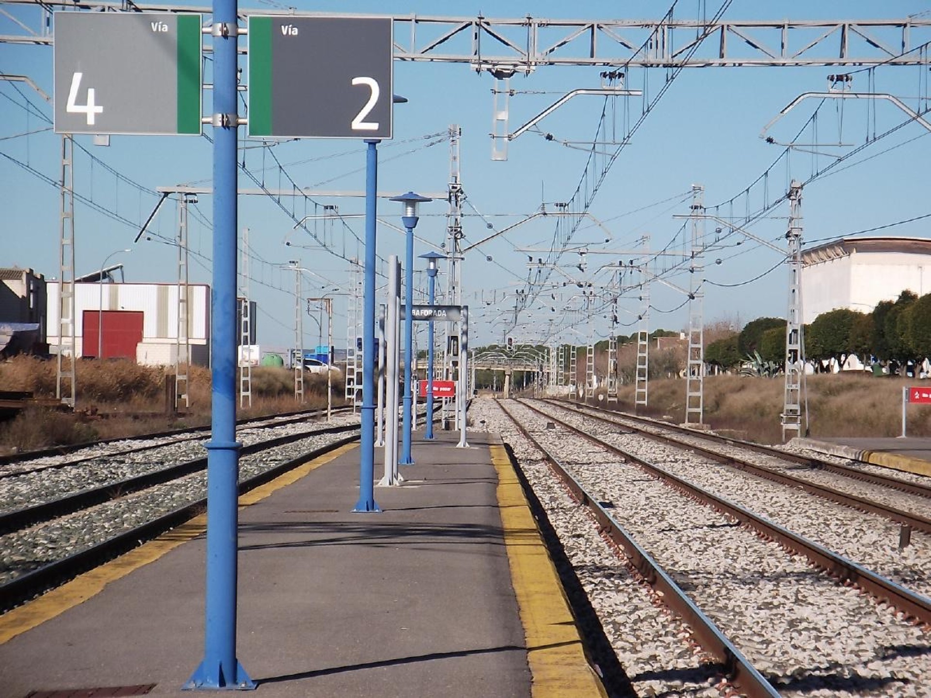 Estudio de alternativas y proyecto constructivo de pasos entre andenes de estaciones. Lote 3: Navarra, La Rioja y Aragón