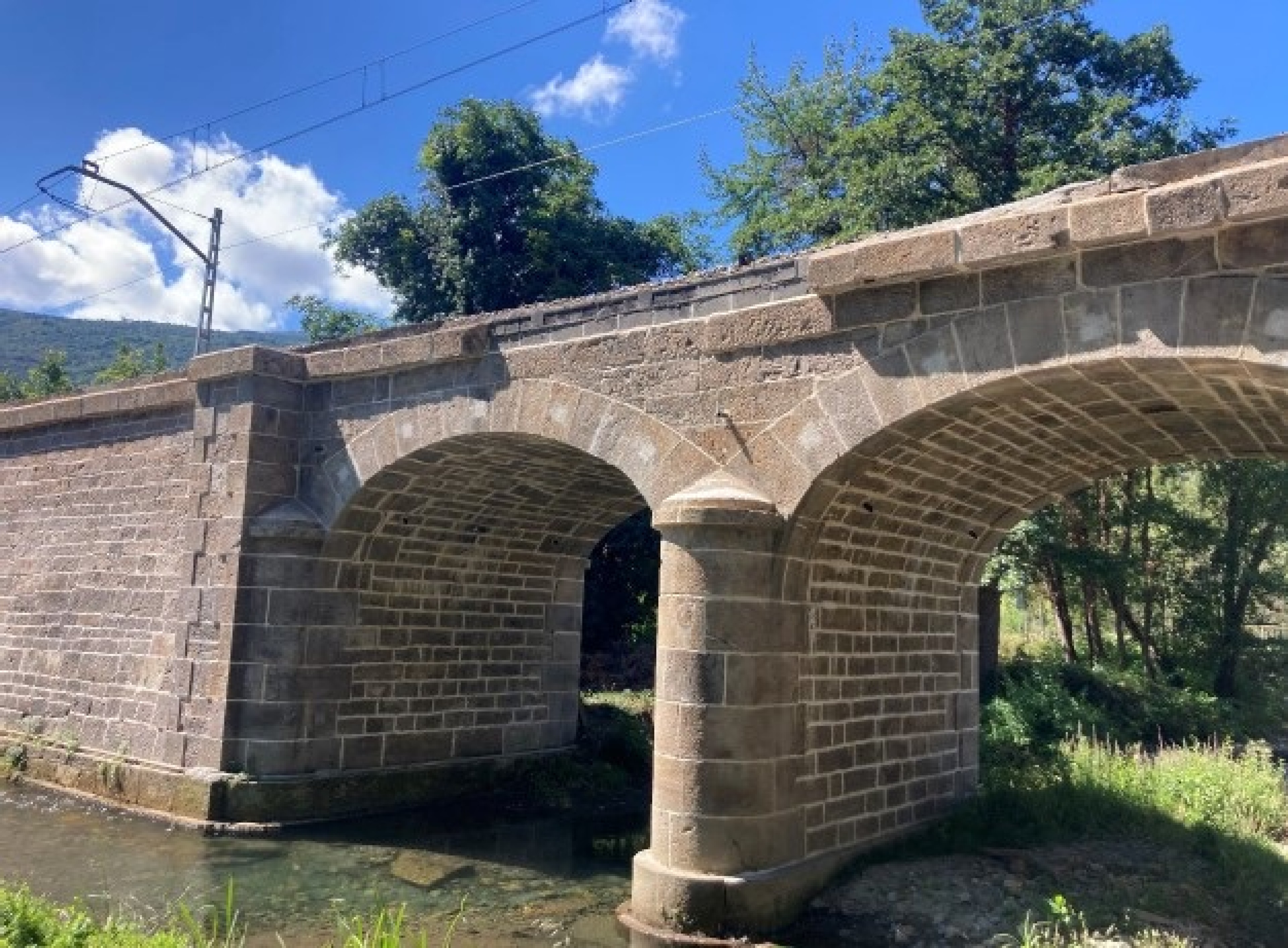 Redacción de proyectos para la mejora de la infraestructura y vía en el tramo Covas-Monforte de Lemos de línea León-A Coruña